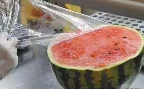 吃瓜男生被割,揭秘背后惊人真相