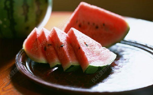 吃小瓜能喝酒,畅享人生美好时光