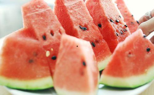 进圈吃瓜,揭秘明星们的“进圈吃瓜”幕后故事