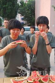 济南女子吃瓜事件,一场网络热议的瓜田风波