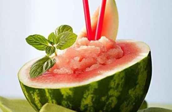 月经可以吃蜜蜂瓜吗,月经期间适宜食用蜜蜂瓜的饮食指南