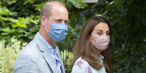 威廉打针吃瓜,甜蜜吃瓜治愈日常