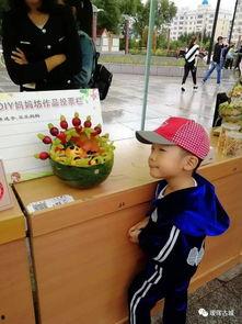 在教室比赛吃瓜游戏,欢乐吃瓜大赛，谁将笑到最后？