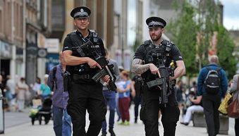 英国小警察吃瓜,揭秘警局里的轻松时刻