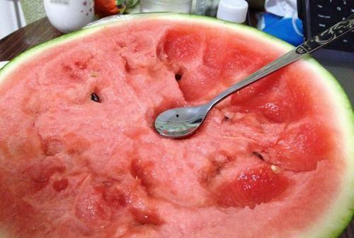 人流可以吃瓜嘛,跟随人流共享美味时光