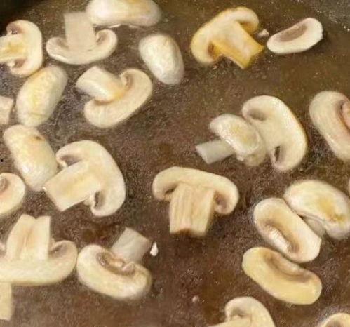 月下吃瓜图片,一场别开生面的夜市美食之旅