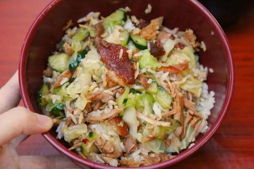 卖瓜的吃猪脚饭,品尝猪脚饭滋味人生